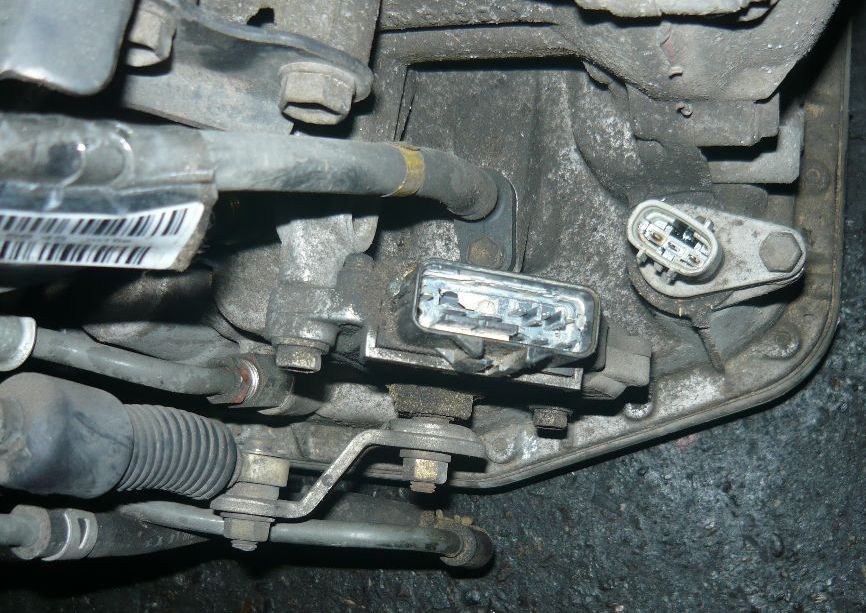 Где находится датчик скорости тойота королла АКПП Toyota Sprinter Trueno, Levin, Corolla (AE101, AE111) : фотография № 4