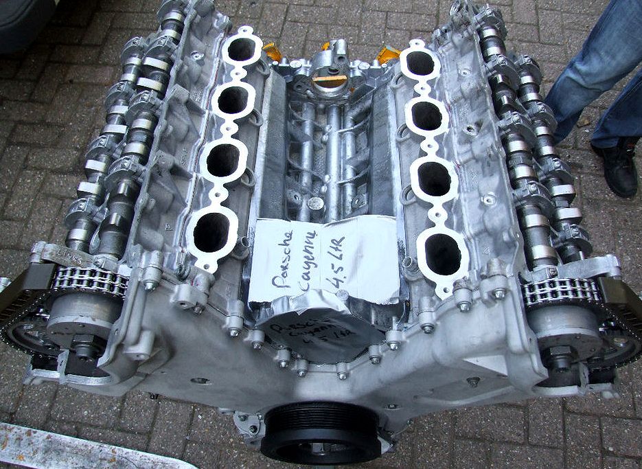 Порше кайен какой двигатель. Двигатель Porsche Cayenne m48.00 4.5. Двигатель m48 00 Porsche Cayenne. ГБЦ Порше Кайен 4.5. Двигатель Порше Кайен 4.5.