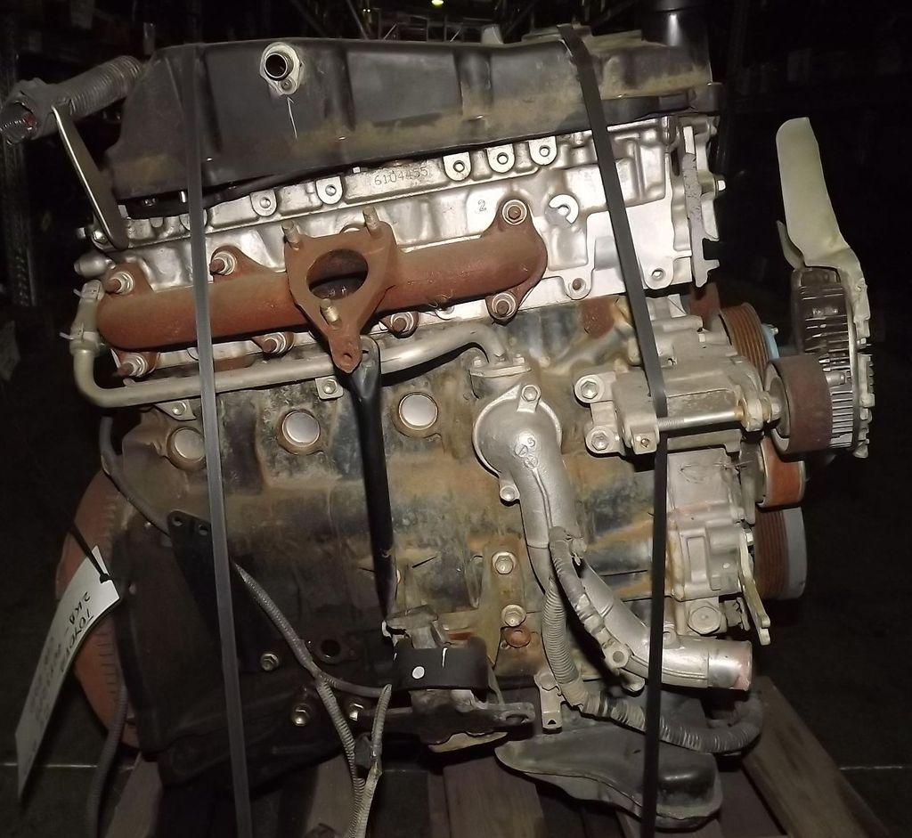 Номер двигателя hilux 2012. 8. 1кд номер двигателя. Тойота хайлюкс 2. Mitsubishi l200 номер двигателя.