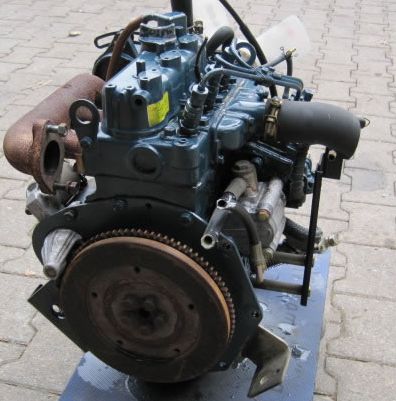 Кубота d1703. Двигатель кубота 3 цилиндра. Кубота двигатель 2,4. Двигатель кубота 44 л. Кубота двигатель 2203 дизельный.