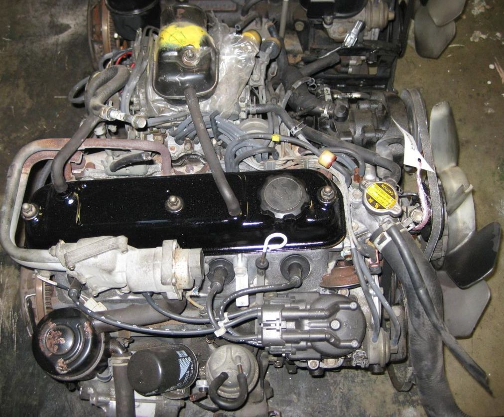 Двигатель 2 ю. Toyota hilux двигатель 4y. Двигатель тойота 3y. 5 мазда. Мотор 4y тойота.